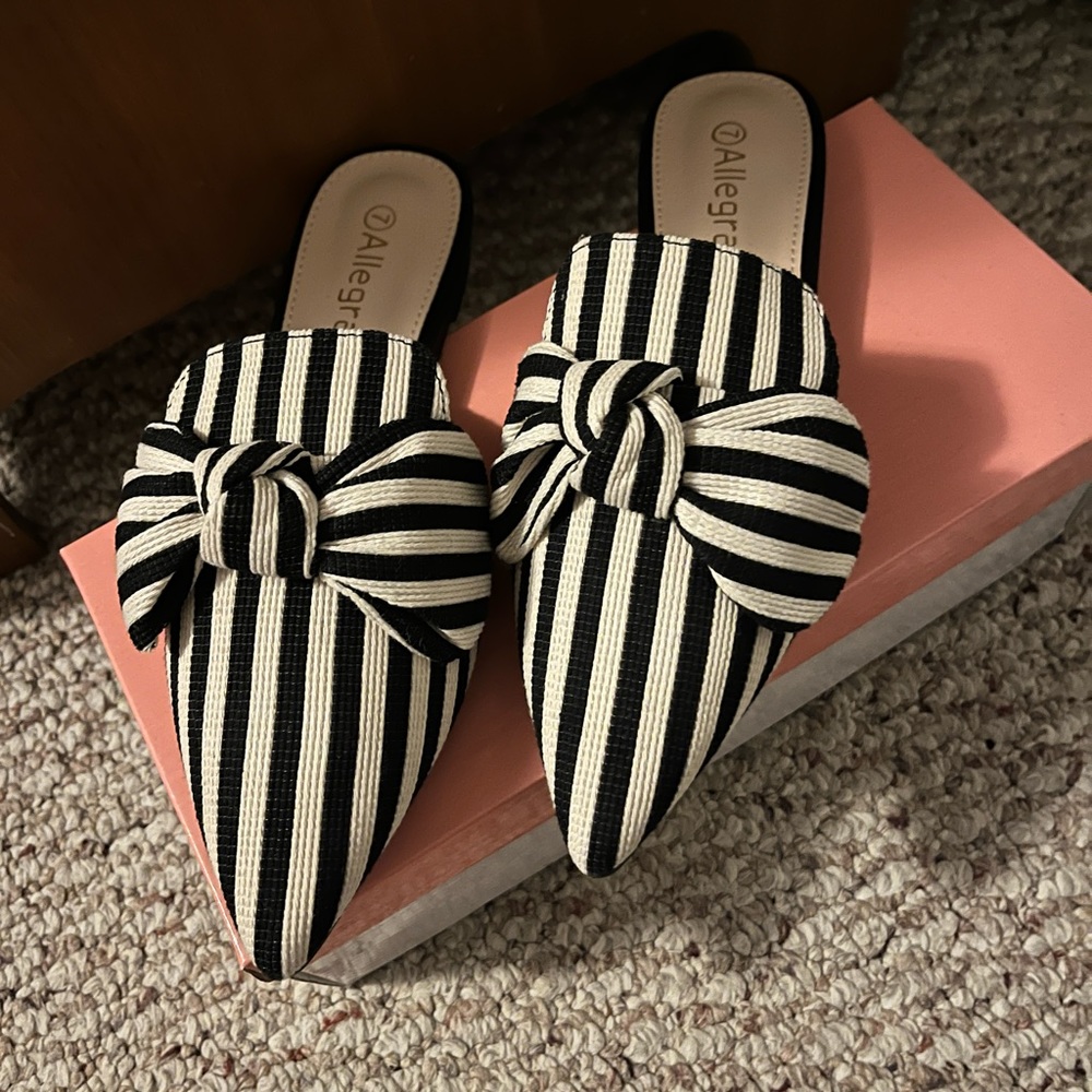 NEW Striped Flats by Allegra K Size 7